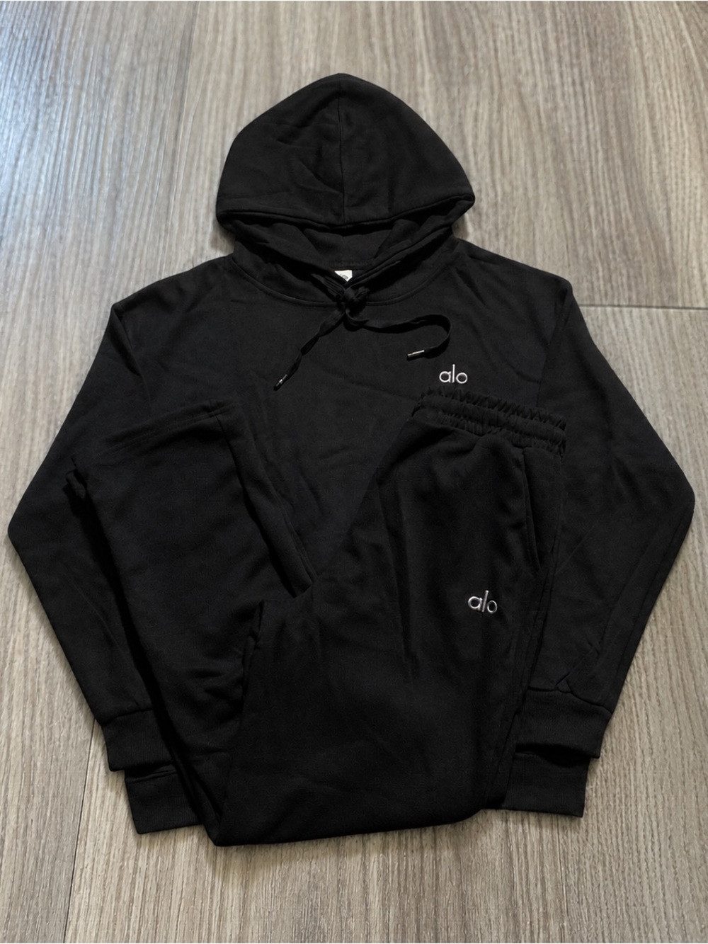 NWT Alo Yoga Black 2 Piece Sweatsuit Set | Hoodie & Sweatpants | Size Medium